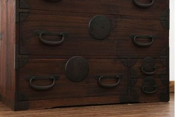 アンティーク家具　古民具・骨董 大きな丸金具の時代箪笥