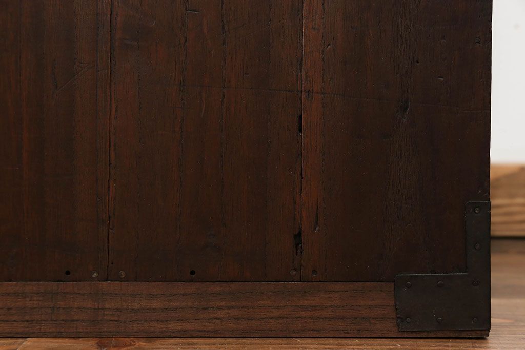 アンティーク家具　古民具・骨董 大きな丸金具の時代箪笥