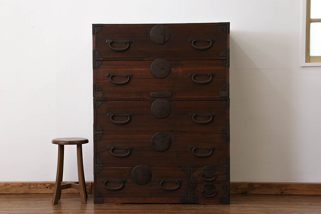 アンティーク家具　古民具・骨董 大きな丸金具の時代箪笥