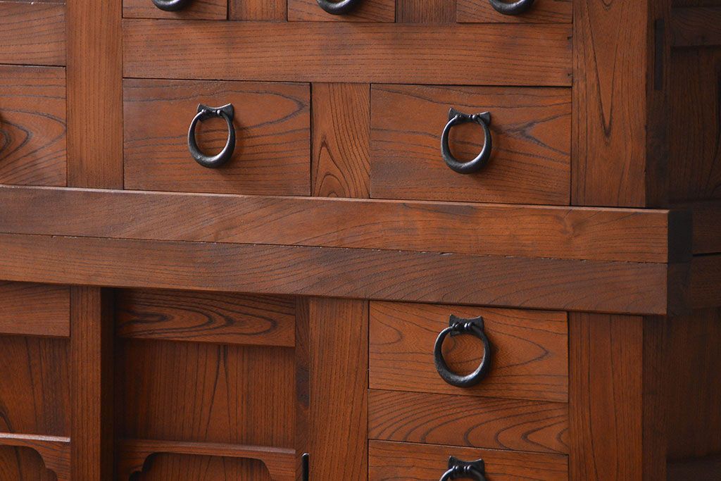 アンティーク家具　古民具・骨董 前面・側面総欅材!六尺　特別注文造りの水屋箪笥(1)