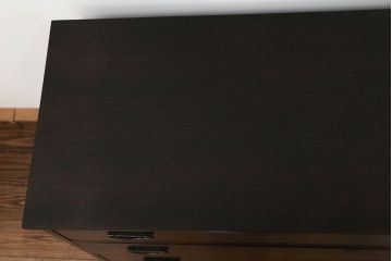 アンティーク家具　アンティーク 鉄脚付きのモダンでシックなローチェスト(ローボード)