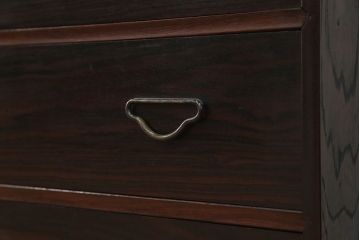 アンティーク家具　アンティーク 鉄脚付きのモダンでシックなローチェスト(ローボード)