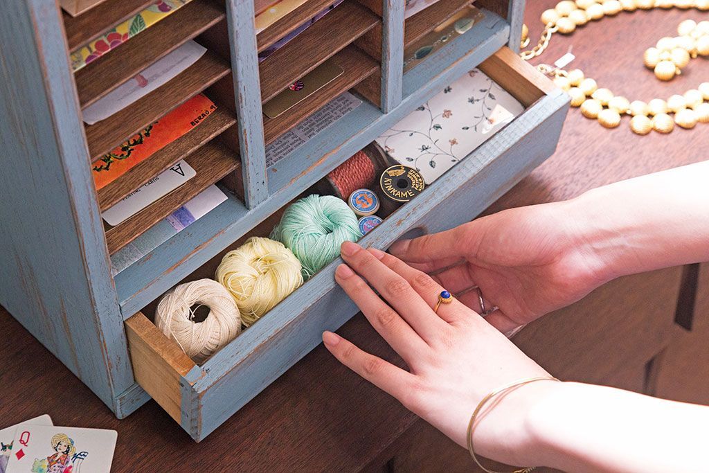 レトロ家具　昭和レトロ アンティークペイントの引き出し付きレターケース(書類棚、小引き出し)