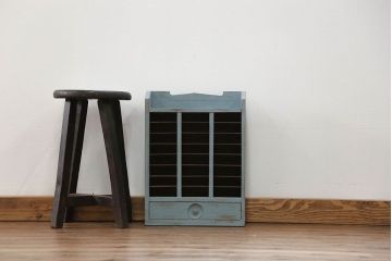 レトロ家具　昭和レトロ アンティークペイントの引き出し付きレターケース(書類棚、小引き出し)
