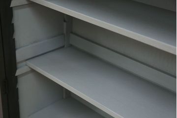 アンティーク家具　アンティーク シックなペイントの銀モールガラス本箱(ブックケース、収納棚)