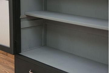 アンティーク家具　アンティーク シックなペイントの銀モールガラス本箱(ブックケース、収納棚)