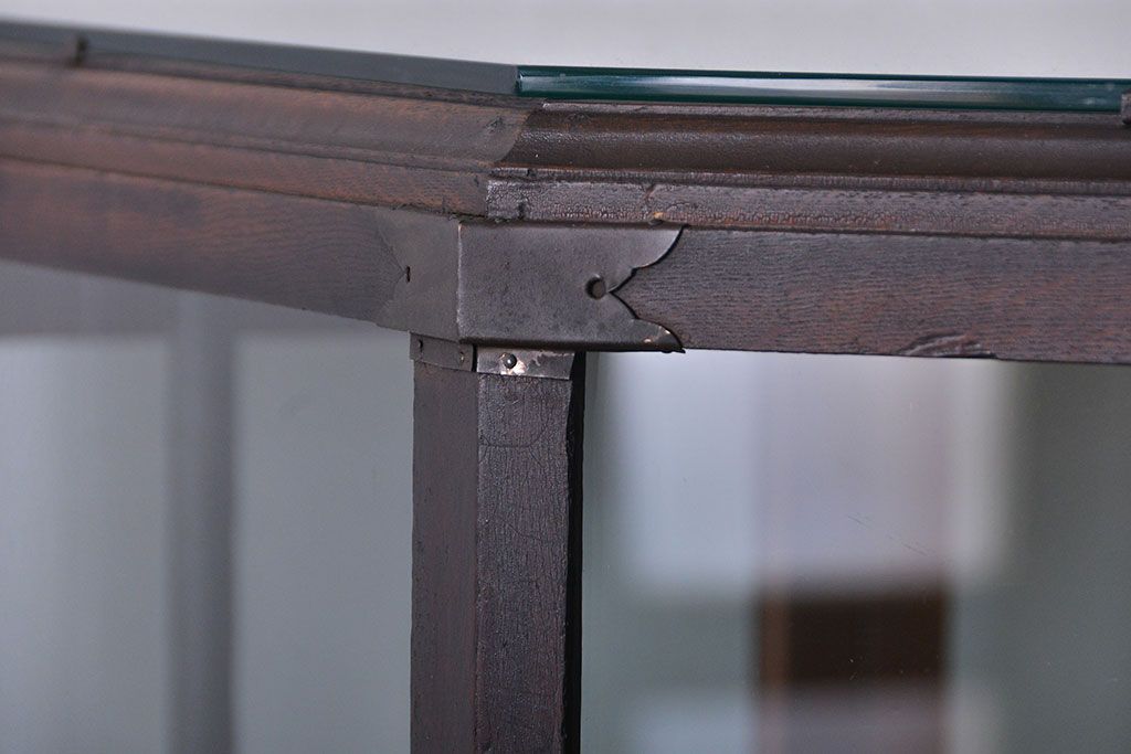 アンティーク家具　アンティーク 特大!タイル台付きの大きな六角ガラスケース(ショーケース)