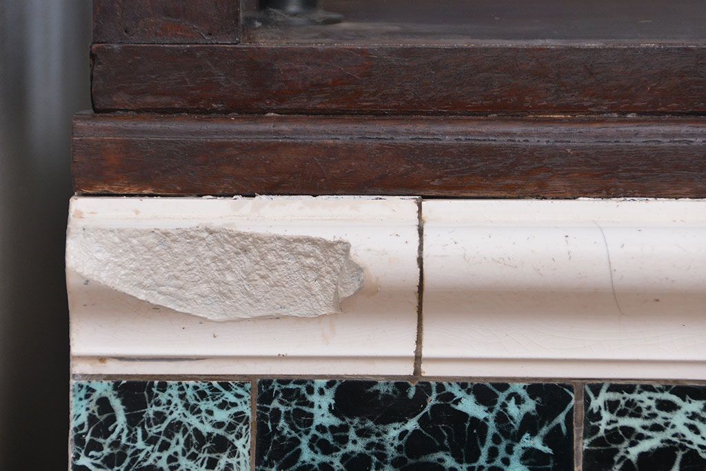 アンティーク家具　アンティーク 特大!タイル台付きの大きな六角ガラスケース(ショーケース)