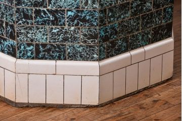 アンティーク家具　アンティーク 特大!タイル台付きの大きな六角ガラスケース(ショーケース)