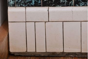 アンティーク家具　アンティーク 特大!タイル台付きの大きな六角ガラスケース(ショーケース)