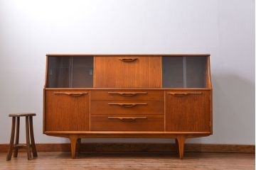 北欧家具 チーク材の北欧ビンテージ サイドキャビネット(サイドボード、リビングボード)