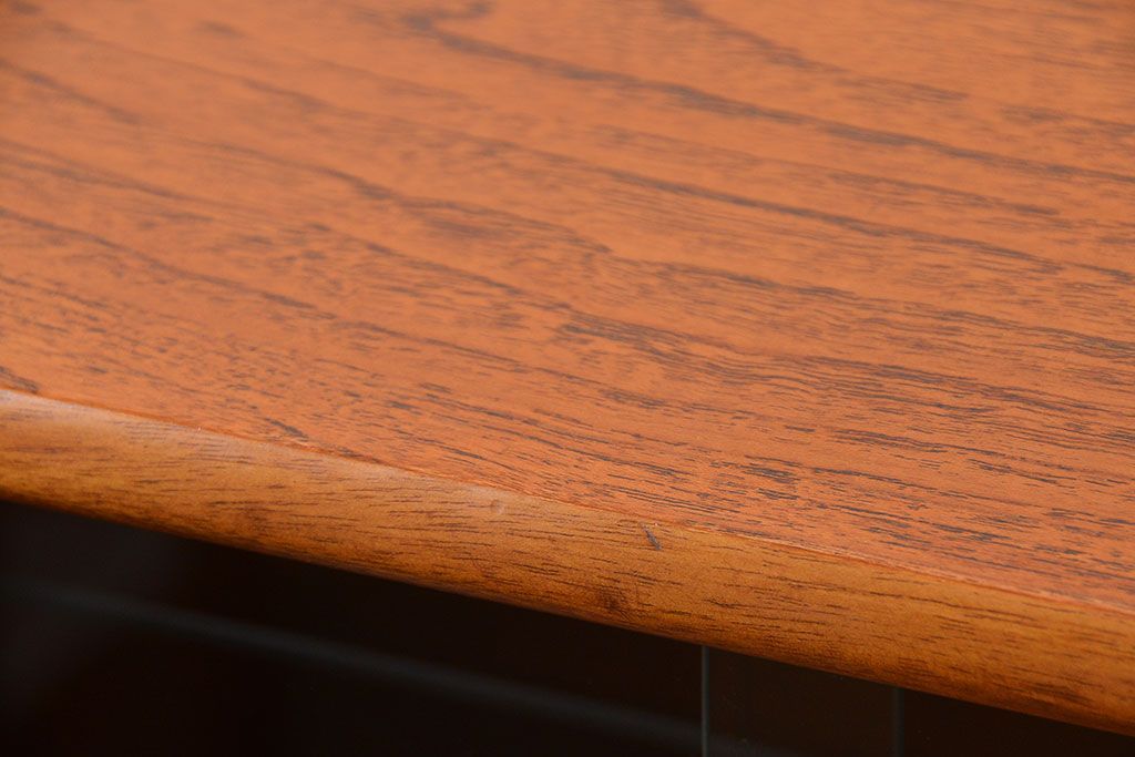 北欧家具 チーク材の北欧ビンテージ サイドキャビネット(サイドボード、リビングボード)