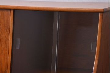 北欧家具 チーク材の北欧ビンテージ サイドキャビネット(サイドボード、リビングボード)