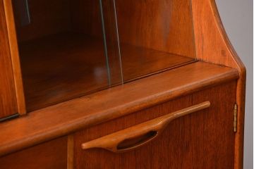 北欧家具 チーク材の北欧ビンテージ サイドキャビネット(サイドボード、リビングボード)