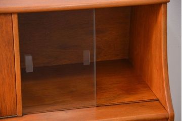 北欧家具 チーク材の北欧ビンテージ サイドキャビネット(サイドボード、リビングボード)