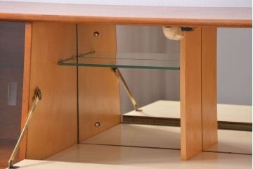 北欧家具 チーク材の北欧ビンテージ サイドキャビネット(サイドボード、リビングボード)