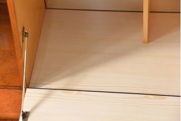 北欧家具 チーク材の北欧ビンテージ サイドキャビネット(サイドボード、リビングボード)