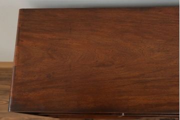 アンティーク家具　アンティーク 総クスノキ(楠)の重厚な高級茶箪笥