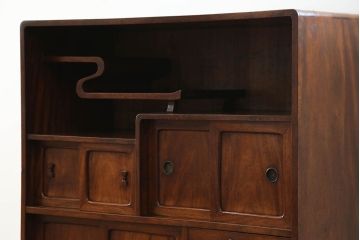 アンティーク家具　アンティーク 総クスノキ(楠)の重厚な高級茶箪笥