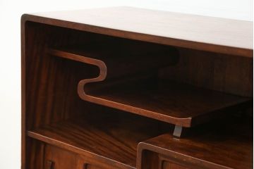 アンティーク家具　アンティーク 総クスノキ(楠)の重厚な高級茶箪笥