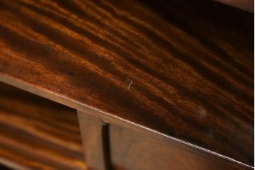 アンティーク家具　アンティーク 総クスノキ(楠)の重厚な高級茶箪笥
