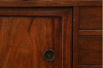 アンティーク家具　アンティーク 総クスノキ(楠)の重厚な高級茶箪笥