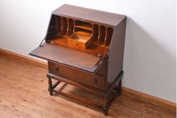 アンティーク家具　イギリスアンティーク オーク材の上質なライティングビューロー