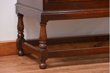 アンティーク家具　イギリスアンティーク オーク材の上質なライティングビューロー