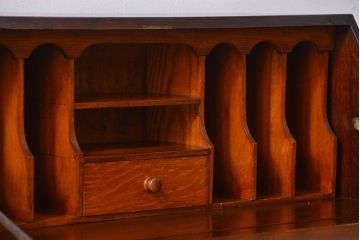 アンティーク家具　イギリスアンティーク オーク材の上質なライティングビューロー