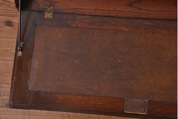 アンティーク家具　イギリスアンティーク オーク材の上質なライティングビューロー