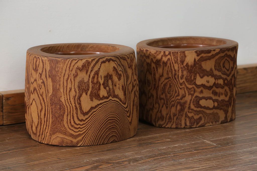 アンティーク雑貨　古民具・骨董 木目の素晴らしい刳り貫き桐火鉢　2個