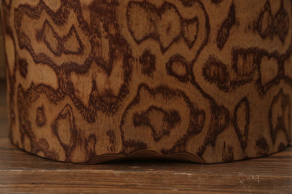 アンティーク雑貨　古民具・骨董 木目の素晴らしい刳り貫き桐火鉢　2個