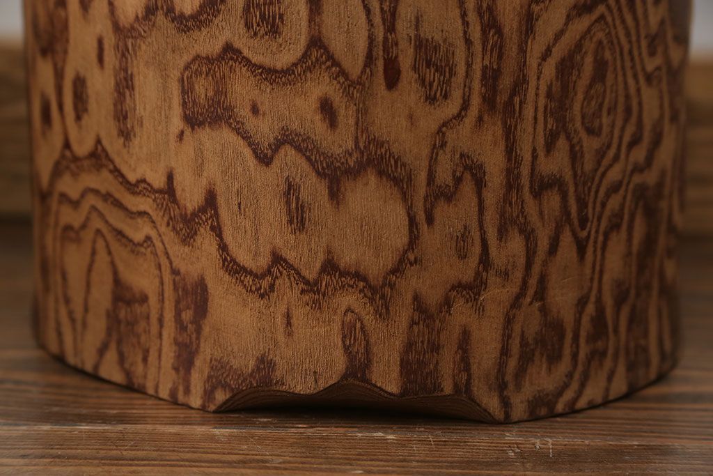 アンティーク雑貨　古民具・骨董 木目の素晴らしい刳り貫き桐火鉢　2個