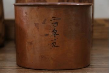 アンティーク雑貨　古民具・骨董 木目の素晴らしい刳り貫き桐火鉢　2個