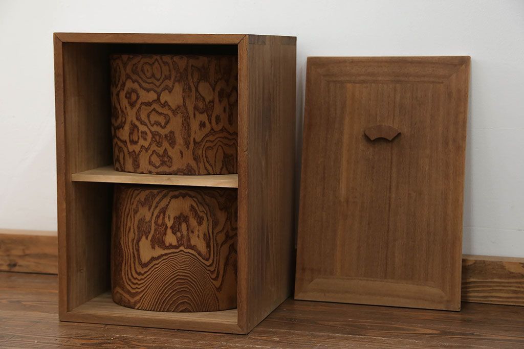 アンティーク雑貨　古民具・骨董 木目の素晴らしい刳り貫き桐火鉢　2個