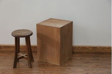 アンティーク雑貨　古民具・骨董 木目の素晴らしい刳り貫き桐火鉢　2個