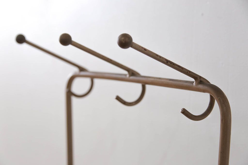 アンティーク雑貨　昭和レトロ レトロなアイアンハンガー(ポールスタンド、帽子掛け)