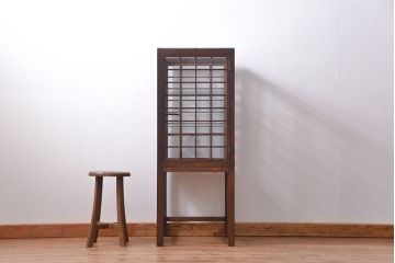 アンティーク家具　古民具・骨董　脚付き!古い木製のアンティーク格子ガラスケース