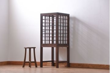 アンティーク家具　古民具・骨董　脚付き!古い木製のアンティーク格子ガラスケース