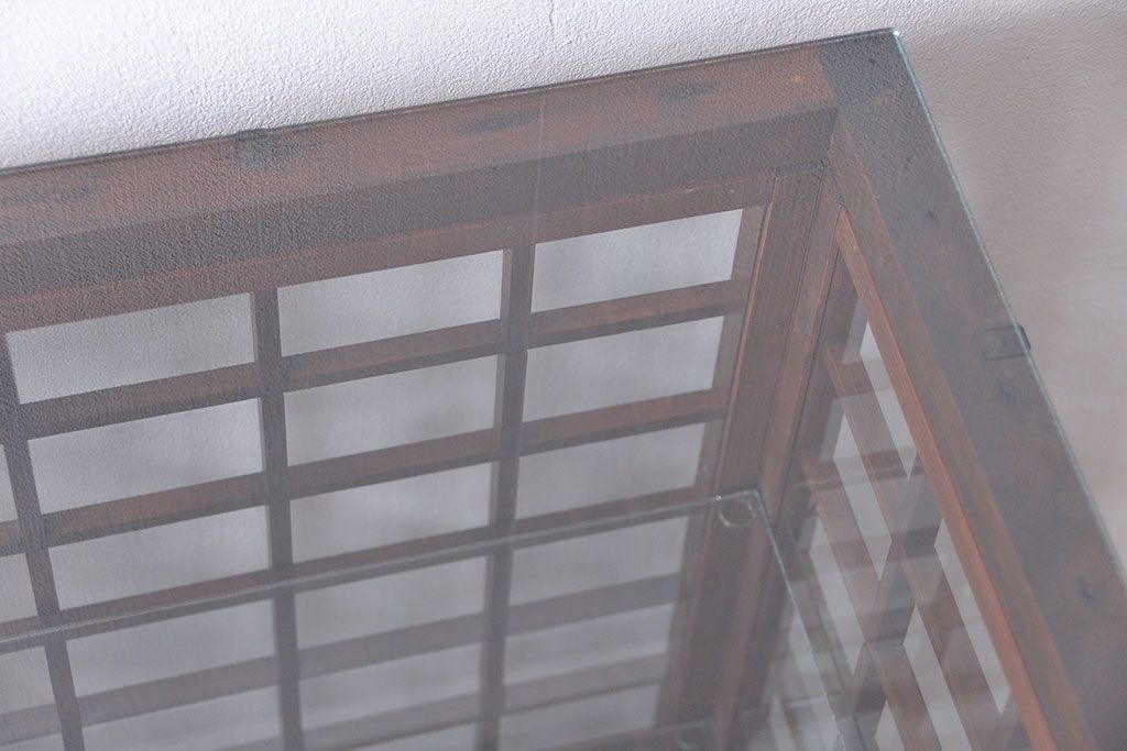 アンティーク家具　古民具・骨董　脚付き!古い木製のアンティーク格子ガラスケース