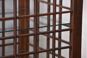 アンティーク家具　古民具・骨董　脚付き!古い木製のアンティーク格子ガラスケース