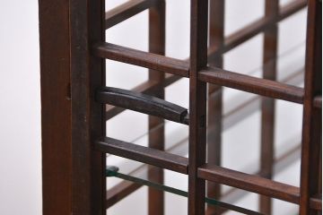 アンティーク家具　古民具・骨董　脚付き!古い木製のアンティーク格子ガラスケース