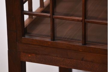 アンティーク家具　古民具・骨董　脚付き!古い木製のアンティーク格子ガラスケース