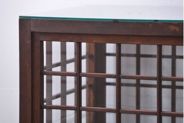 アンティーク家具　古民具・骨董　脚付き!古い木製のアンティーク格子ガラスケース