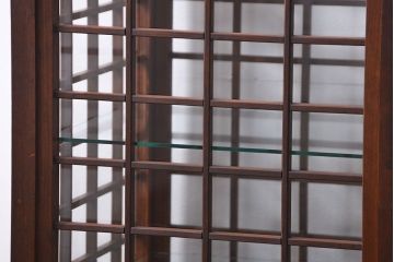 アンティーク家具　古民具・骨董　脚付き!古い木製のアンティーク格子ガラスケース