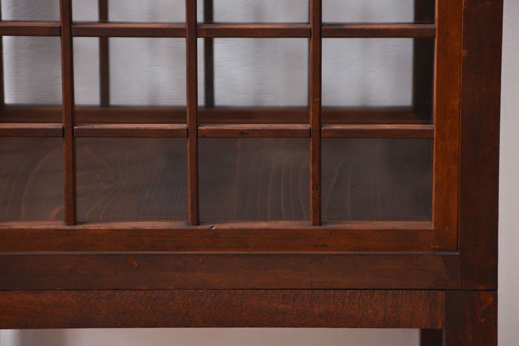 アンティーク家具　古民具・骨董　脚付き!古い木製のアンティーク格子ガラスケース