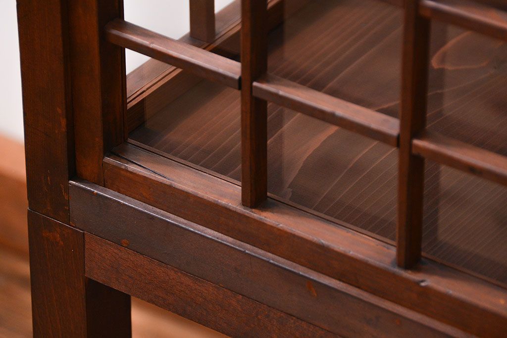 アンティーク家具　古民具・骨董　脚付き!古い木製のアンティーク格子ガラスケース