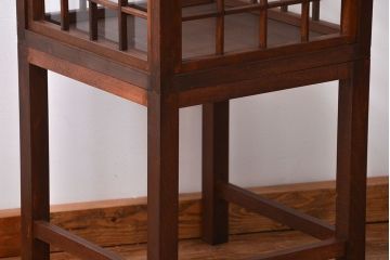 アンティーク家具　古民具・骨董　脚付き!古い木製のアンティーク格子ガラスケース
