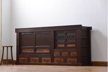 アンティーク家具　六尺　古民具・骨董 丸桟仕上げの水屋箪笥サイドボード