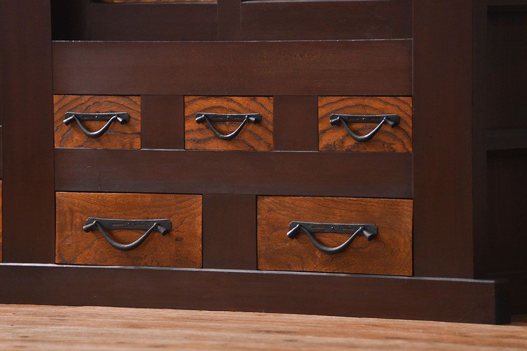 アンティーク家具　六尺　古民具・骨董 丸桟仕上げの水屋箪笥サイドボード